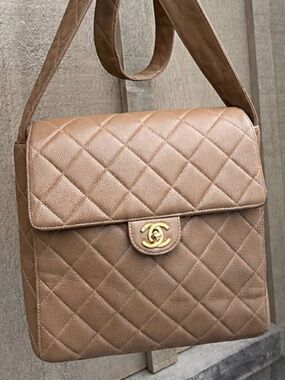 PRISTINE VINTAGE CHANEL quilted calfskin straight flap shoulder bag/crossbody